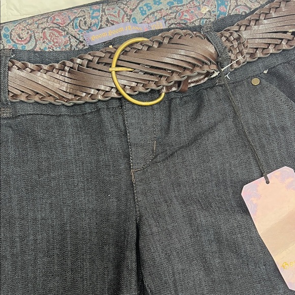 Stylish Black Women's Jeans - Picture 4 of 8